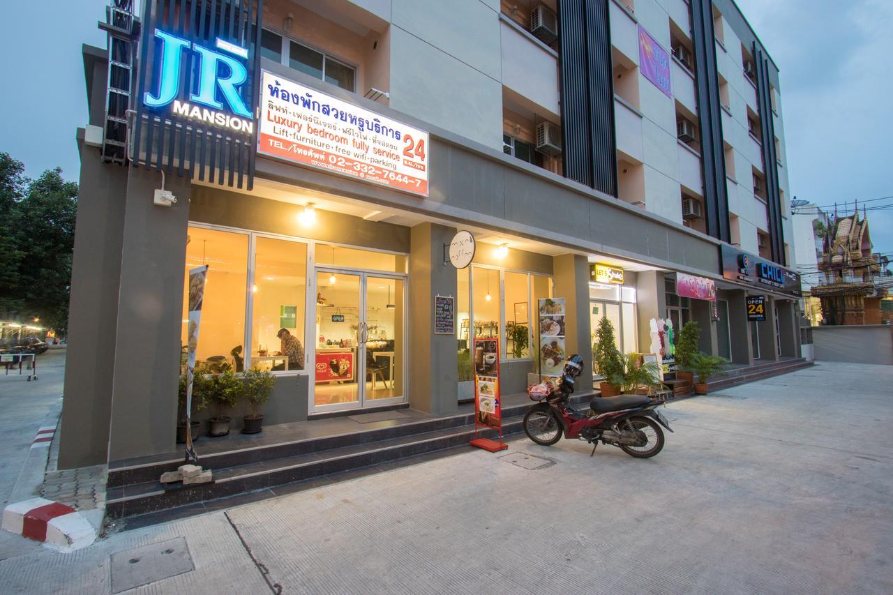 Jr Mansion On Nut Soi 25 Aparthotel Bangkok Exterior photo